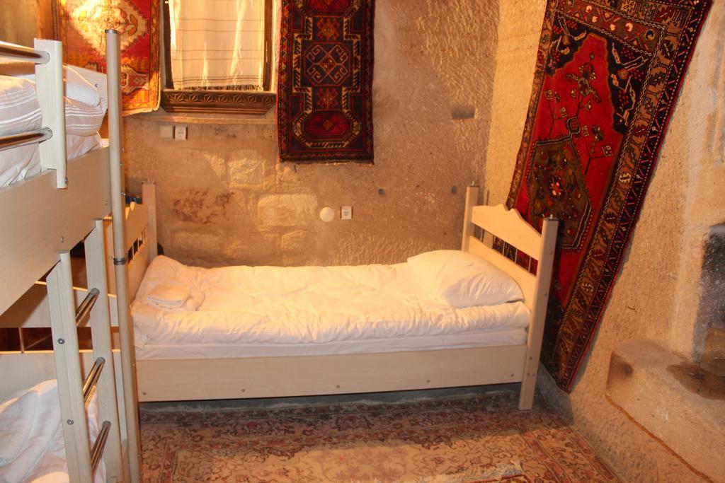 Stay In Peace Cave Hostel Göreme Rum bild