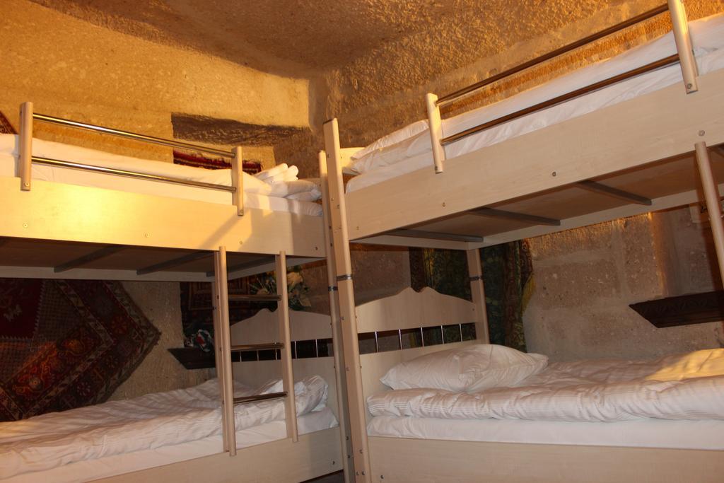 Stay In Peace Cave Hostel Göreme Rum bild